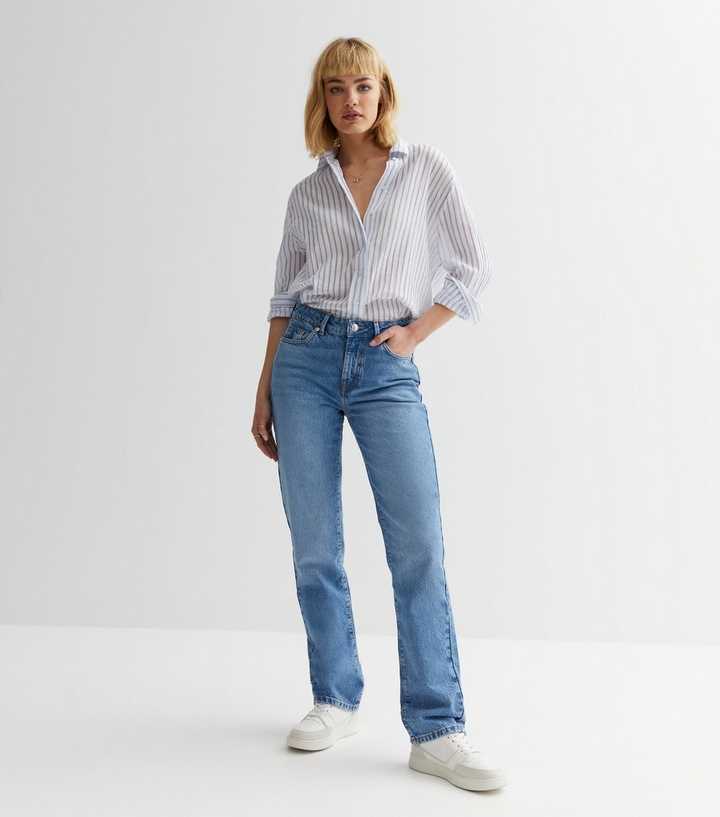 https://media2.newlookassets.com/i/newlook/867606940/womens/clothing/jeans/blue-full-length-straight-leg-rigid-jeans.jpg?strip=true&qlt=50&w=720