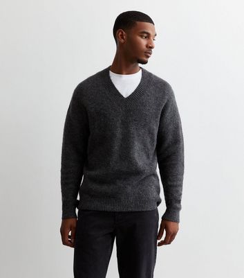 Men's Grey Knit V Neck Relaxed Fit Jumper New Look