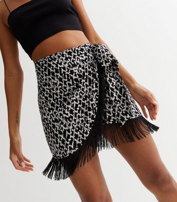 Fringe skirt shop wrap