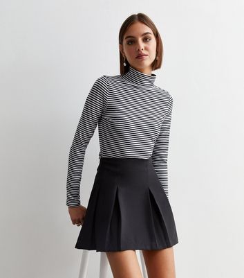 Pleated mini 2025 skirt new look