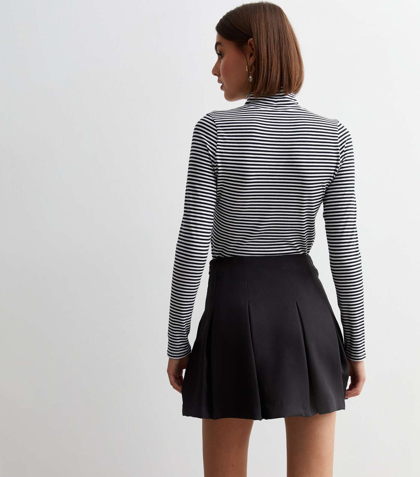 Black Pleated Mini Skirt Image 4