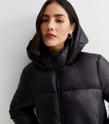 Black high clearance shine puffer jacket