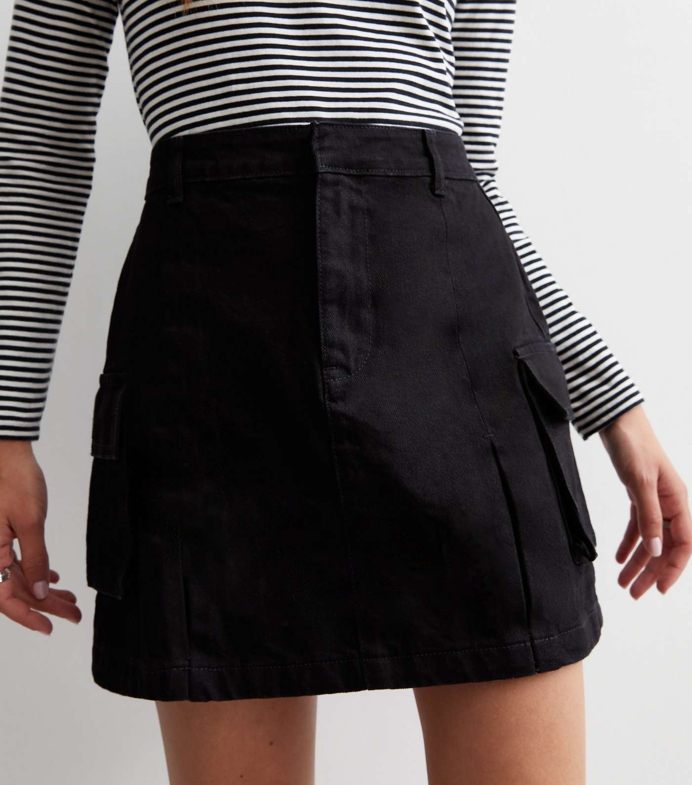 Black Cotton Pleated Mini Cargo Skirt Image 2