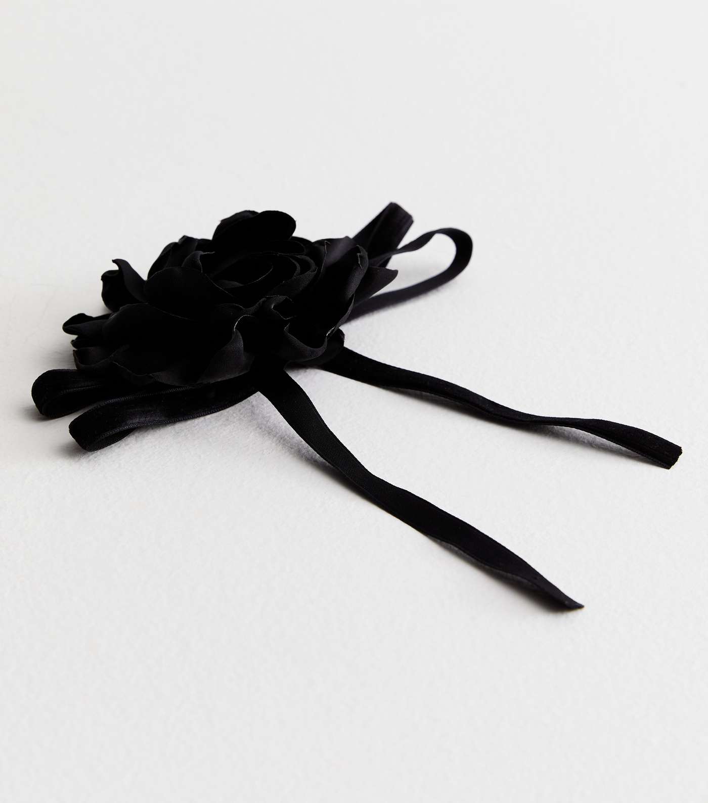 Black Flower Corsage Choker Image 2