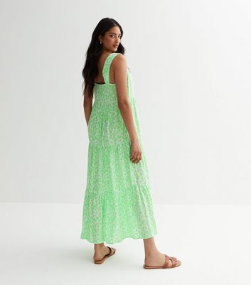 Green Floral Ditsy Tiered Maxi Dress New Look