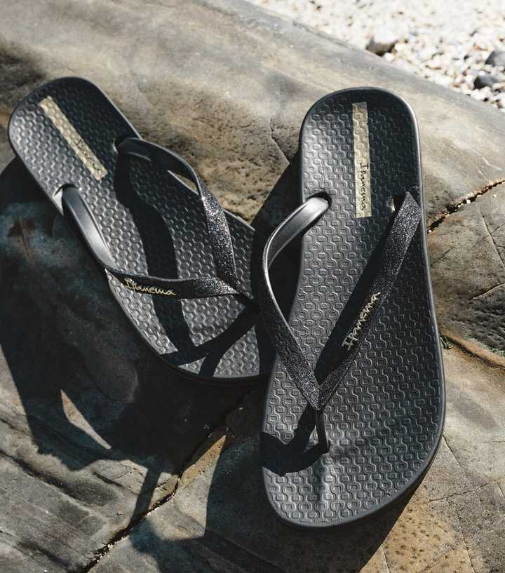 Ipanema Black Anatomic Lolita Flip Flops