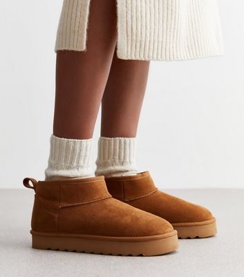 Tan mini hotsell ugg boots