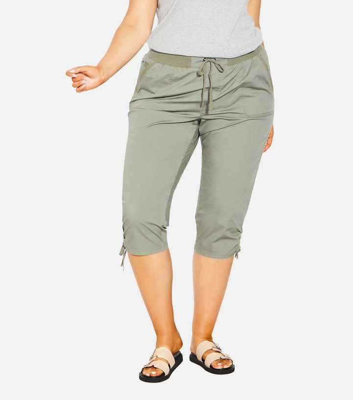 https://media2.newlookassets.com/i/newlook/870884435/womens/clothing/trousers/evans-curves-green-34-trousers.jpg?strip=true&qlt=50&w=720