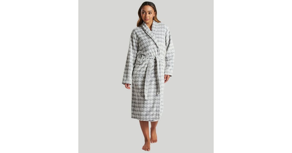 Loungeable Light Grey Houndstooth Fleece Dressing Gown New Look