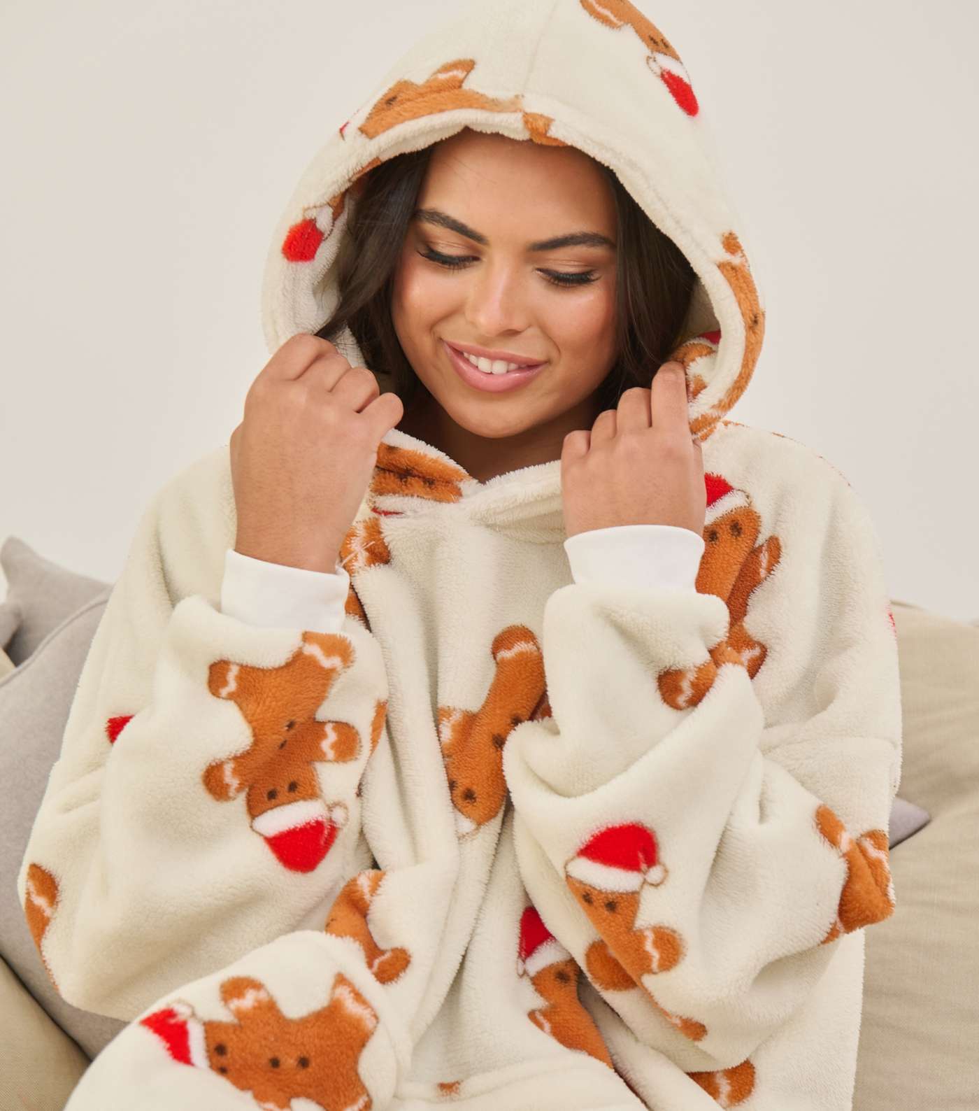 Loungeable Off White Gingerbread Print Fleece Blanket Hoodie Image 3