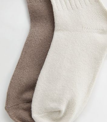 2 Pack Brown and Off White Slouchy Lounge Socks New Look