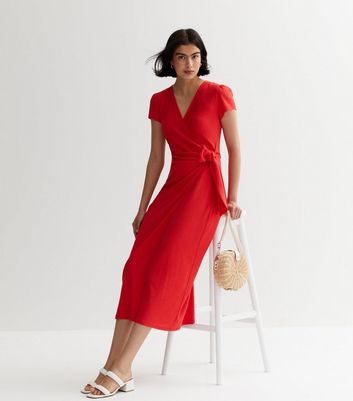 Red short sleeve hot sale wrap dress