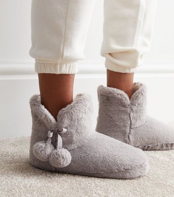 Cheap deals fur slippers