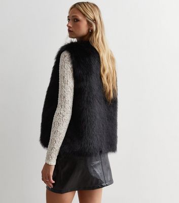 New look black on sale faux fur gilet