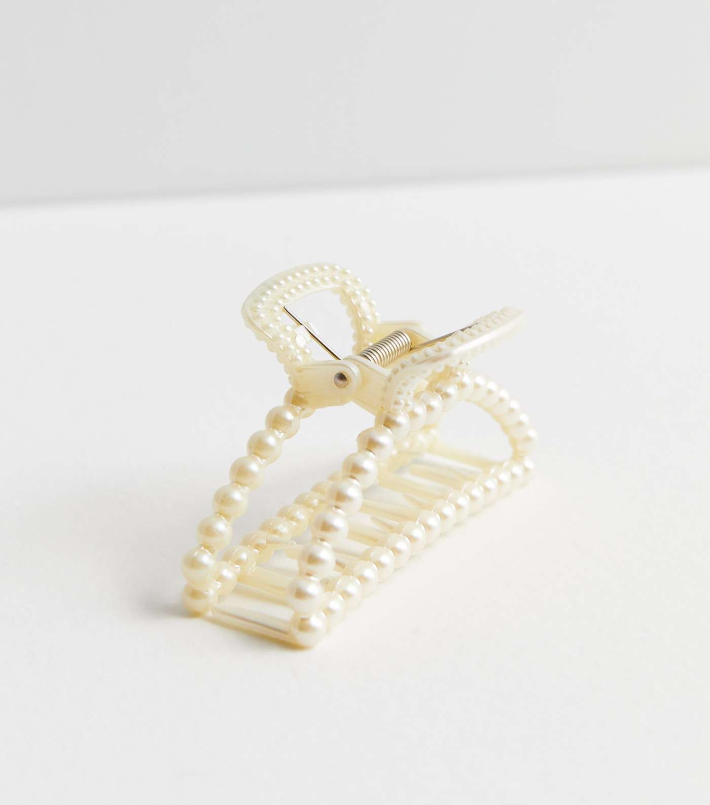 Cream Faux Pearl Curved Hair Claw Clip Image 3