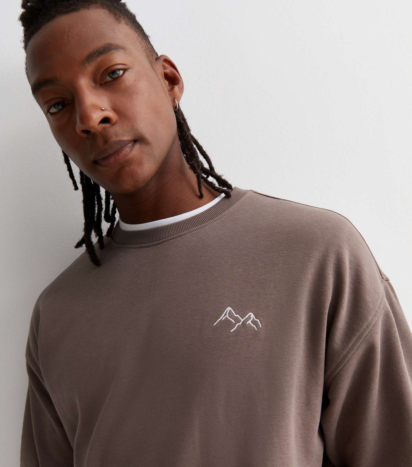 Mink Mountain Embroidered Crew Neck Relaxed Fit Sweatshirt