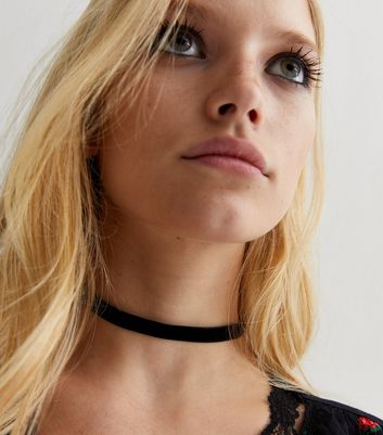 Womens deals velvet choker