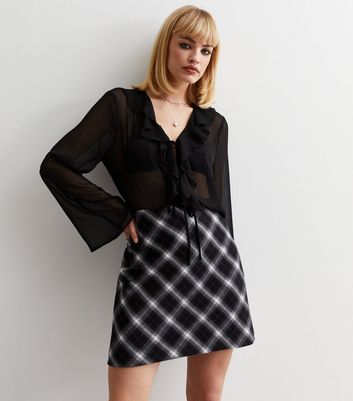 High waisted black outlet plaid mini skirt