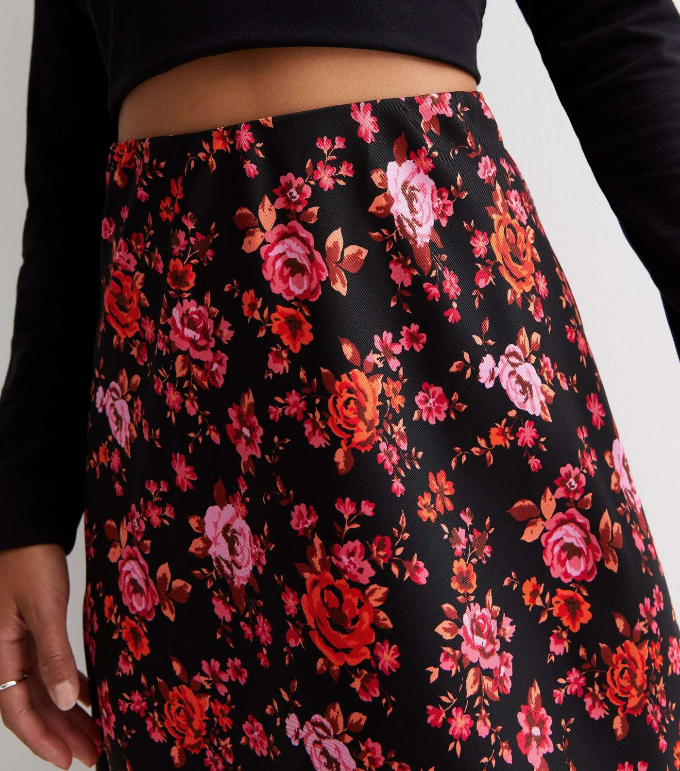 Petite Black Floral Midaxi Skirt Image 2