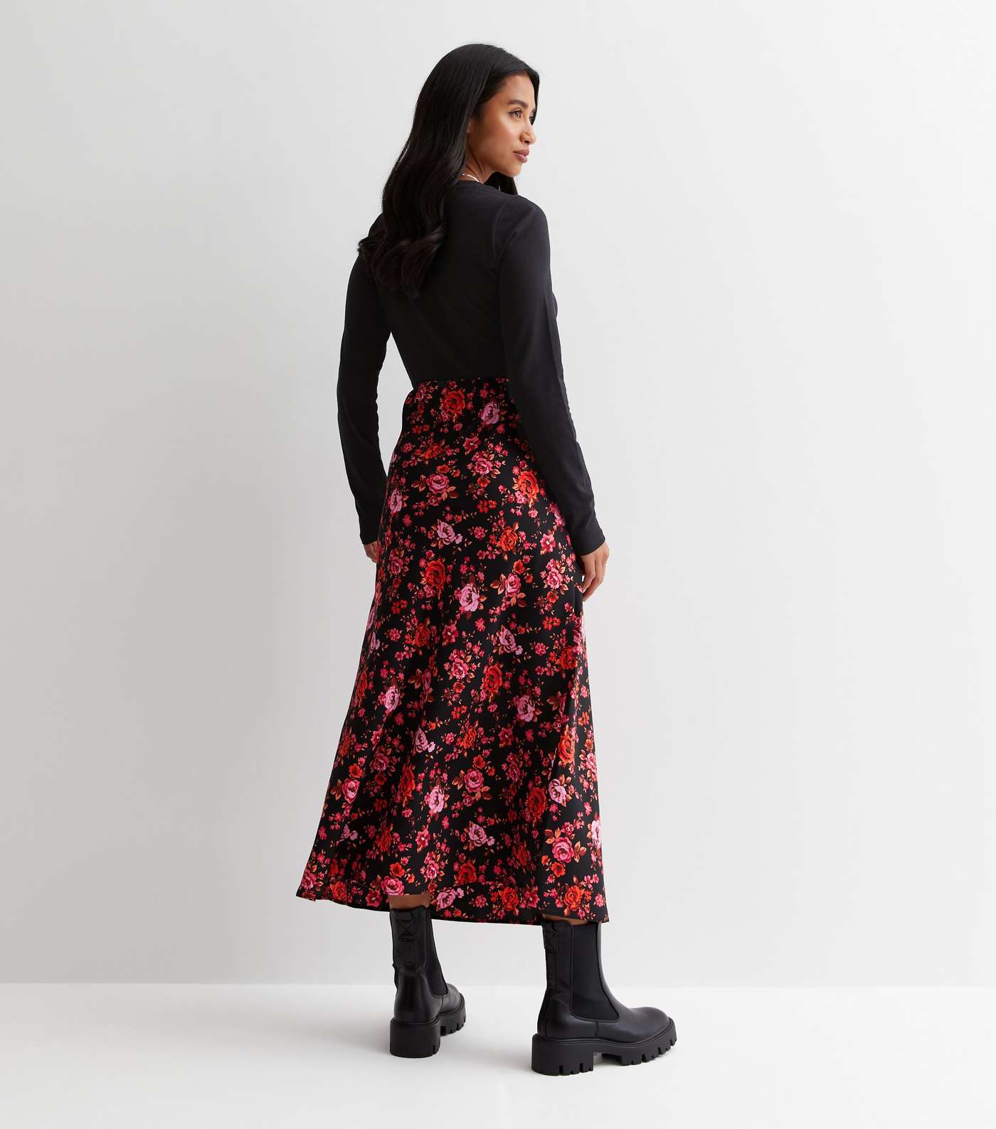 Petite Black Floral Midaxi Skirt Image 4