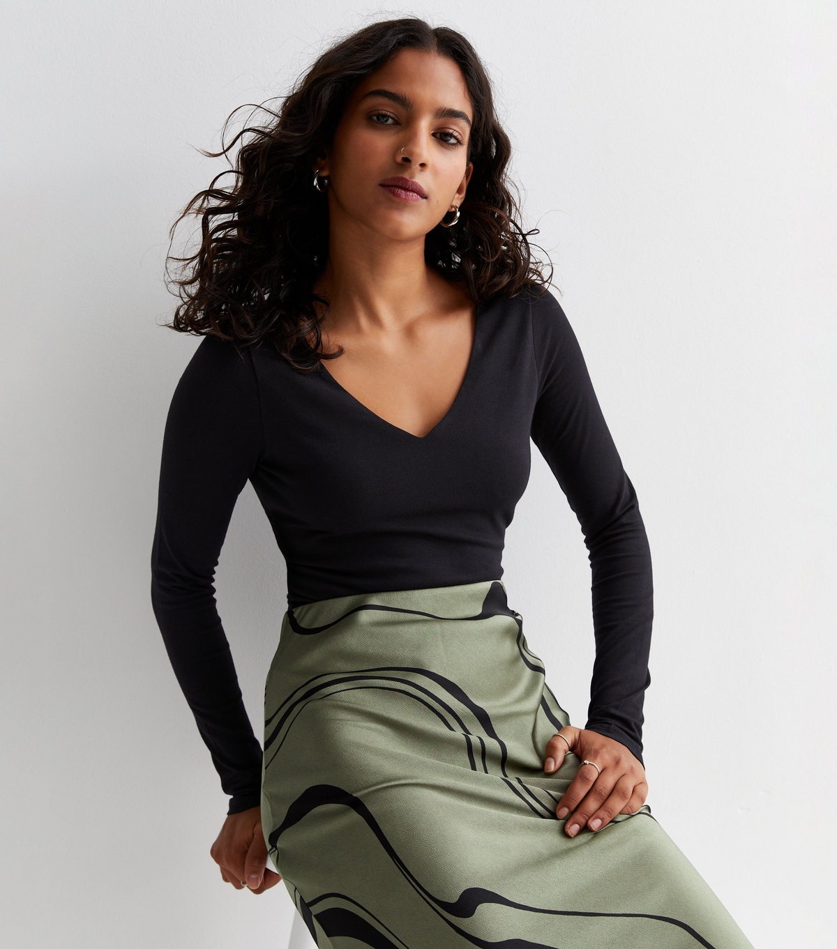 Women's Petite Black V Neck Bodysuit New Look