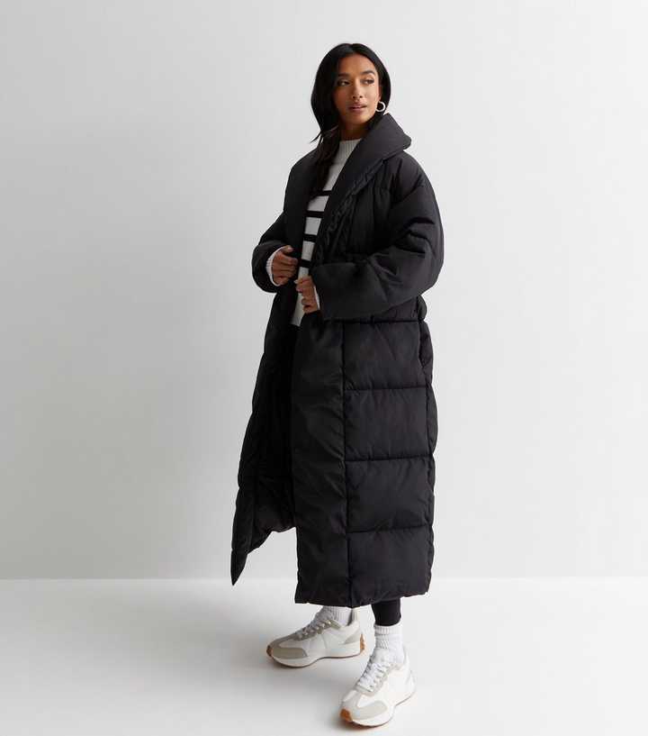 https://media2.newlookassets.com/i/newlook/874162101/womens/clothing/coats-jackets/petite-black-belted-long-puffer-coat.jpg?strip=true&qlt=50&w=720