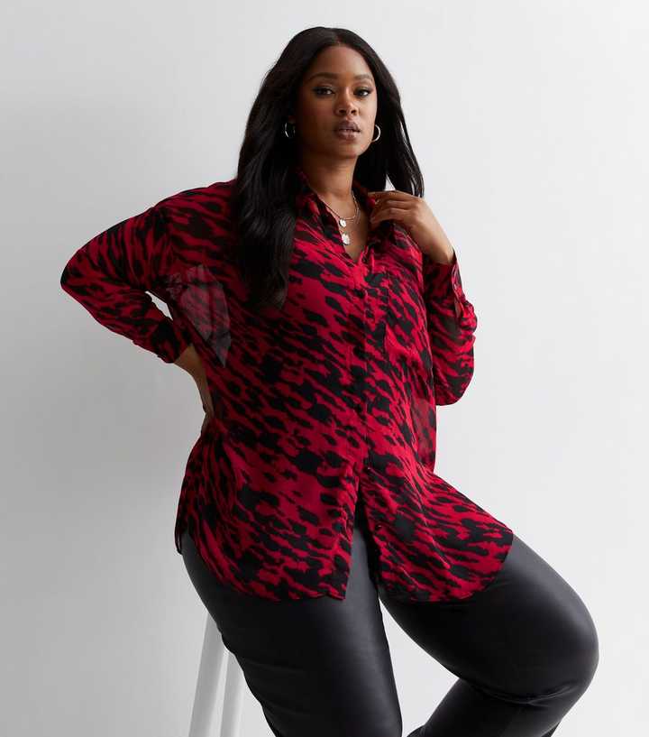 https://media2.newlookassets.com/i/newlook/874360569/womens/clothing/tops/curves-red-abstract-print-chiffon-long-sleeve-shirt.jpg?strip=true&qlt=50&w=720