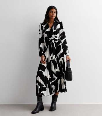 Black Abstract Pleated Wrap Midaxi Dress
