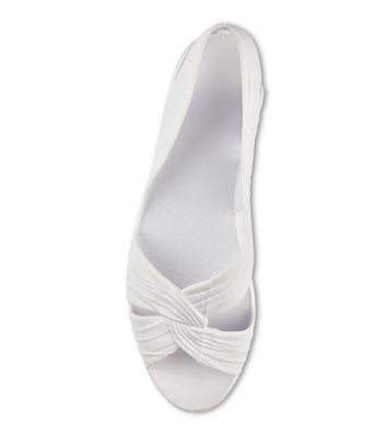 JUJU White Twist Strap Jelly Sandals New Look