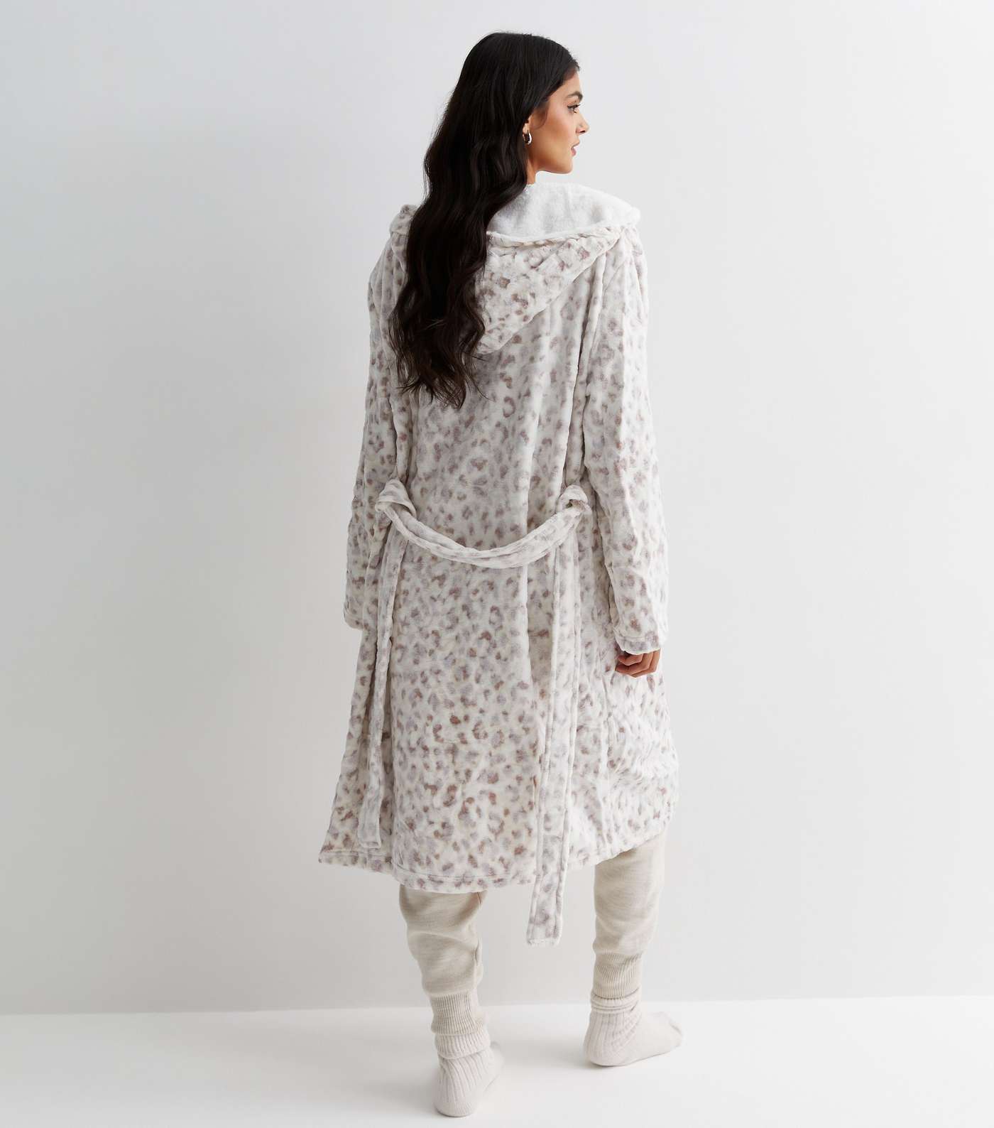 White Leopard Print Fleece Dressing Gown Image 4
