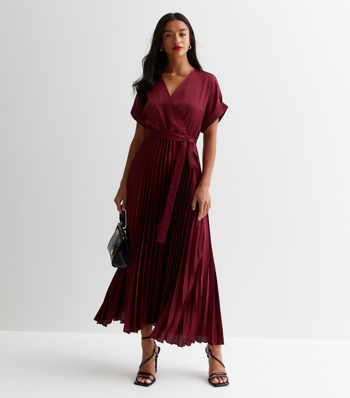 Women's Petite Burgundy Satin Pleated Midaxi Dress New Look