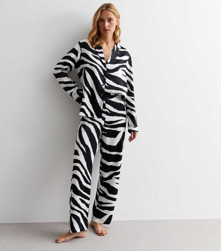 White Revere Pyjama Set with Print Zebra New Look 