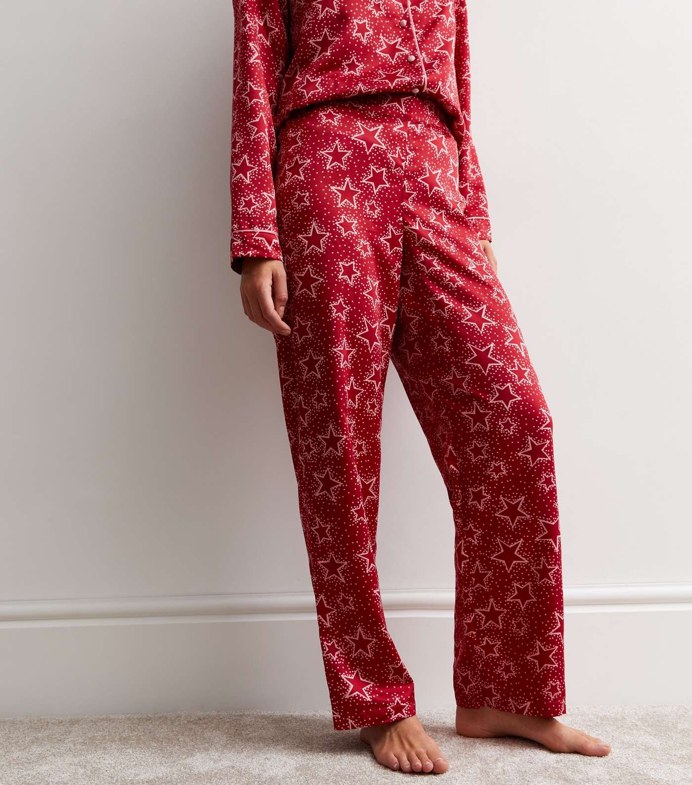 Red Satin Revere Pyjama Set with Star Print Image 3