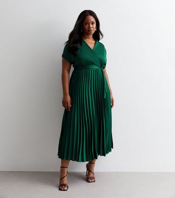 Curves Dark Green Satin Pleated Midaxi Dress New Look