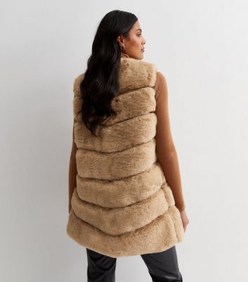 Camel faux 2025 fur gilet