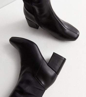 Buy Black Boots for Women by Flat n Heels Online | Ajio.com