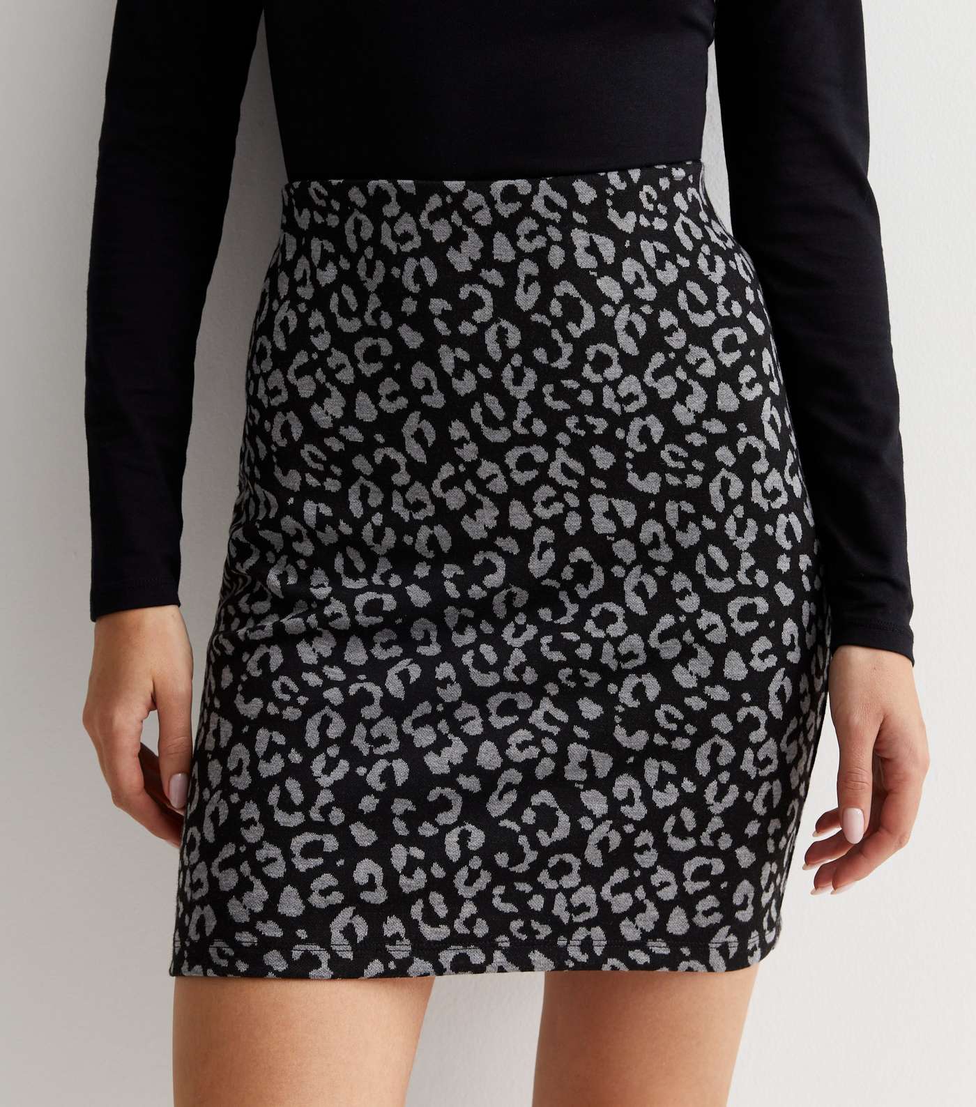 Light Grey Leopard Print Jacquard Mini Tube Skirt Image 2