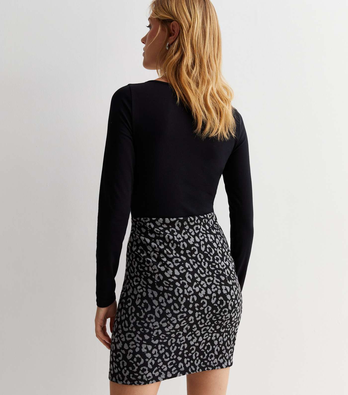 Light Grey Leopard Print Jacquard Mini Tube Skirt Image 4