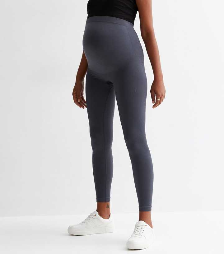 https://media2.newlookassets.com/i/newlook/876761202M1/womens/clothing/leggings/maternity-pale-grey-seamless-leggings.jpg?strip=true&qlt=50&w=720