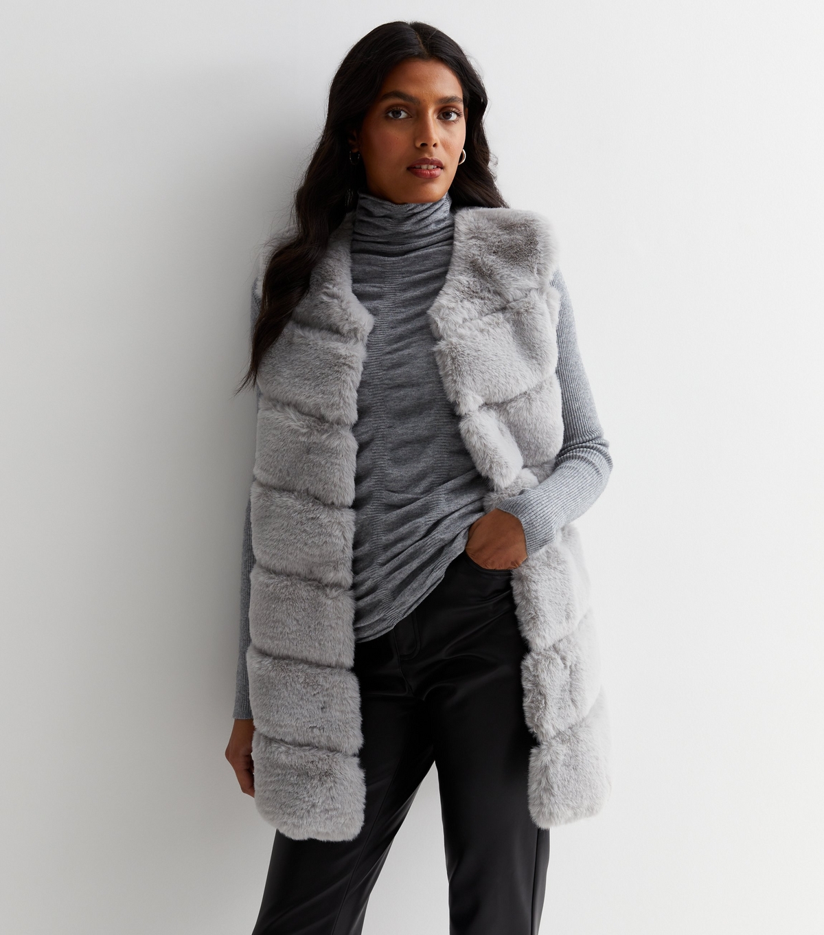 Women's Grey Pelted Faux Fur Gilet Gini London New Look