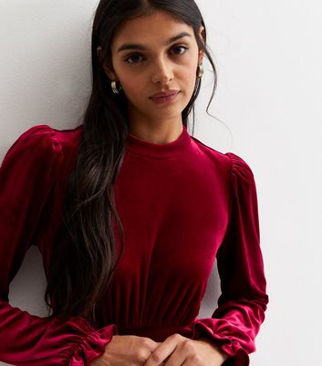 Long red velvet 2024 dress long sleeve