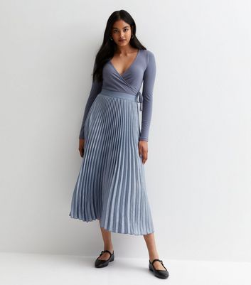 Lipsy silver pleated outlet skirt