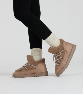 Mini sale snow boots