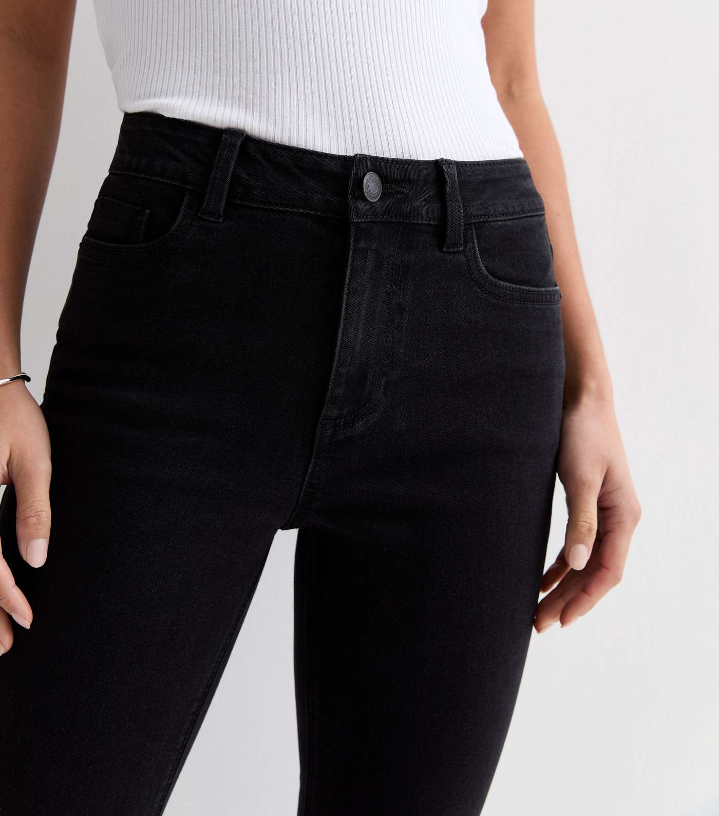 Petite Black Mid Rise Amie Skinny Jeans Image 3