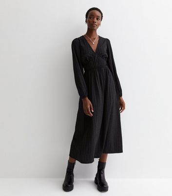 Tall Black Textured V Neck Midi Dress New Look