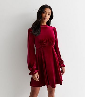 Petite Burgundy Velvet Long Sleeve Mini Dress New Look
