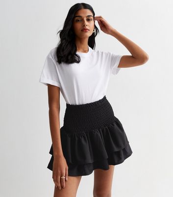 Ruffle skirt 2024 black and white