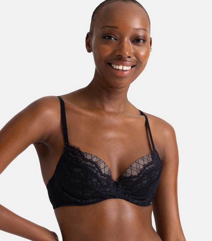 https://media2.newlookassets.com/i/newlook/879050701/womens/clothing/lingerie/dorina-black-floral-lace-push-up-bra.jpg?strip=true&qlt=50&w=720