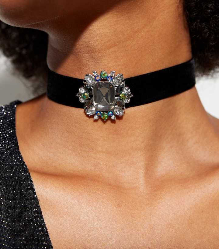 Black Velvet Gem Pendant Wide Choker
