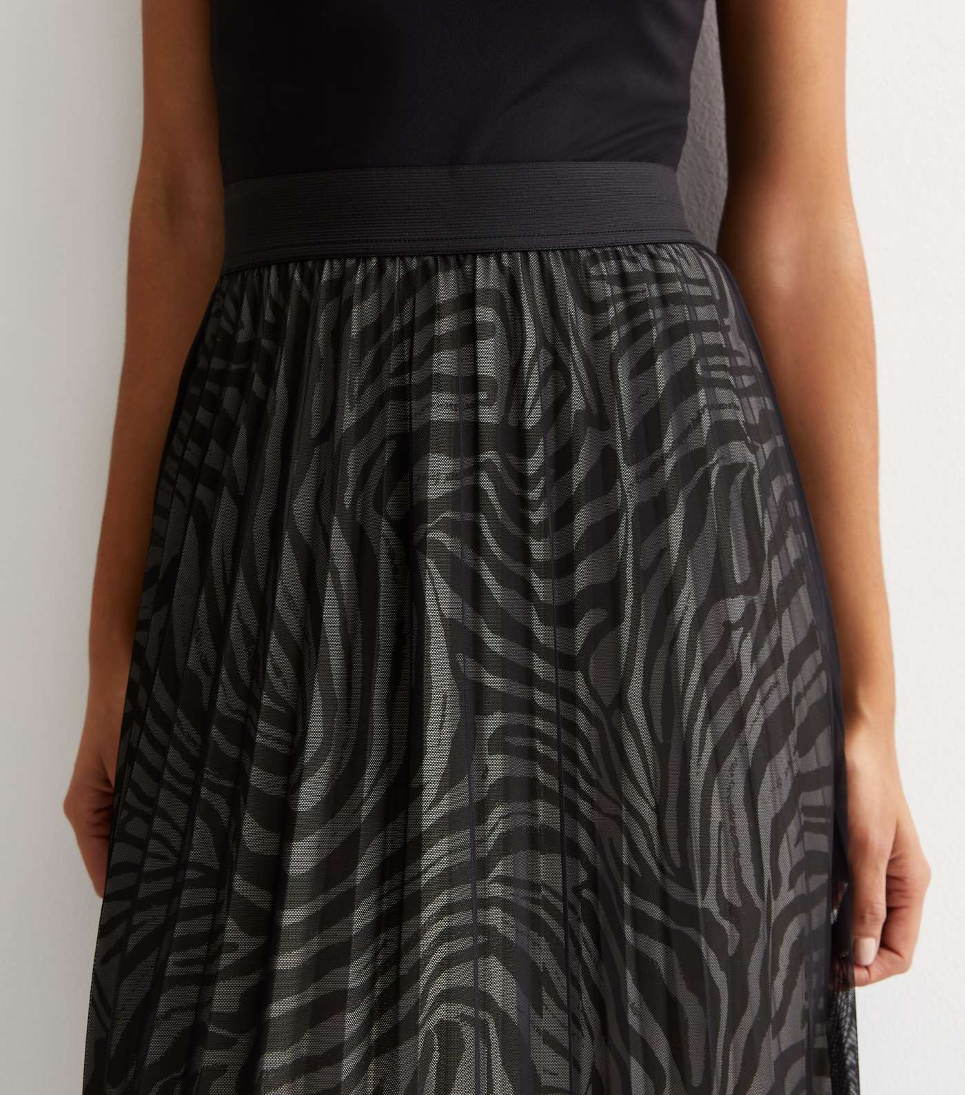 Gini London Black Zebra Print Mesh Pleated Midi Skirt Image 2